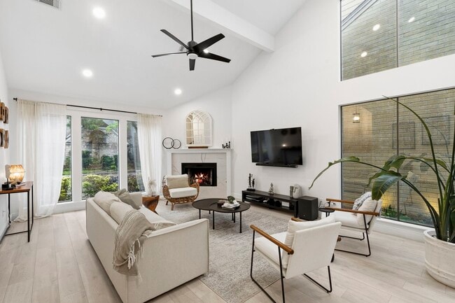 Building Photo - 9584 Doliver Dr