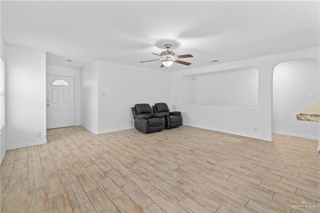 Building Photo - 23 Violet Ave