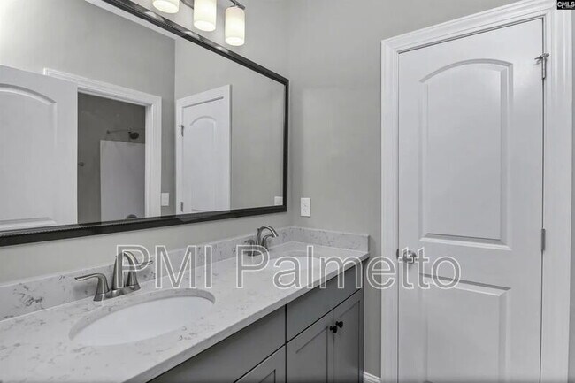 Building Photo - 2019 Ludlow Pl