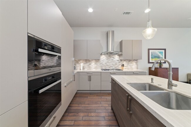 Building Photo - 11506 Royal Tower Pl