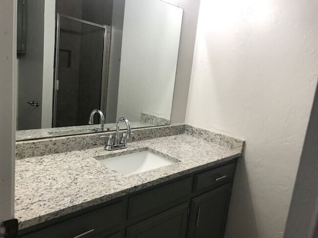 Building Photo - Completely Remodeled 2 Story Duplex - Putn...