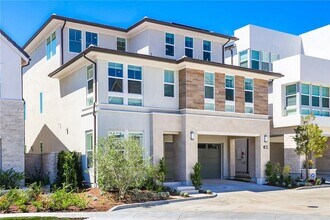 Building Photo - 191 Hollyleaf