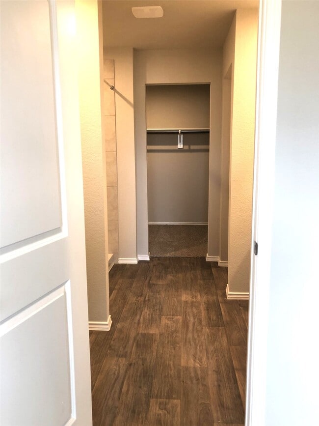 Building Photo - 21422 Chester Cliff Ln