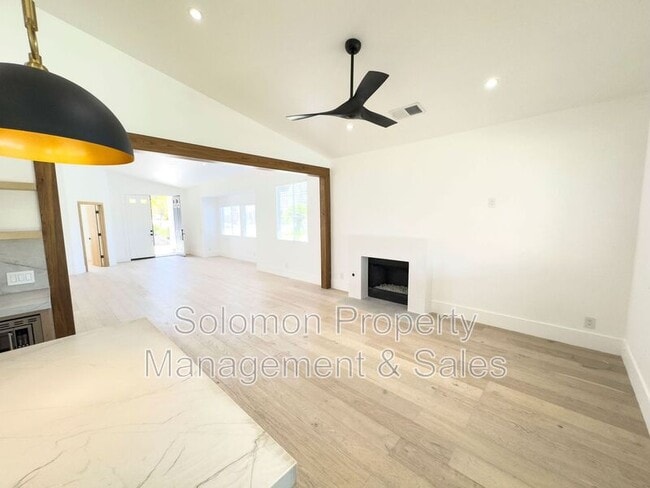 Building Photo - 1111 Britem Ct