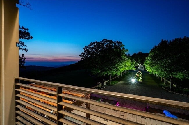 Building Photo - 398 Scofield Mountain Rd