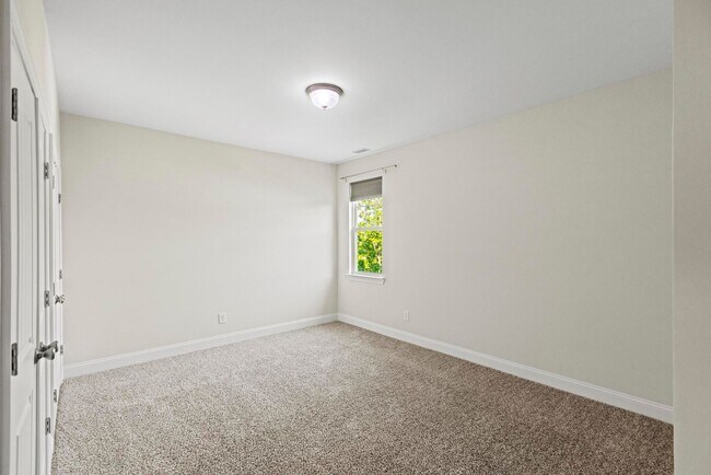 Building Photo - Spacious House for rent in Neighborhoods Of Holly Ridge!