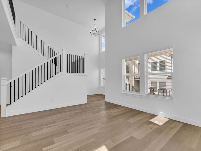 Building Photo - Open and Bright 3 Bedroom 2.5 Bath Townhome in Lehi!