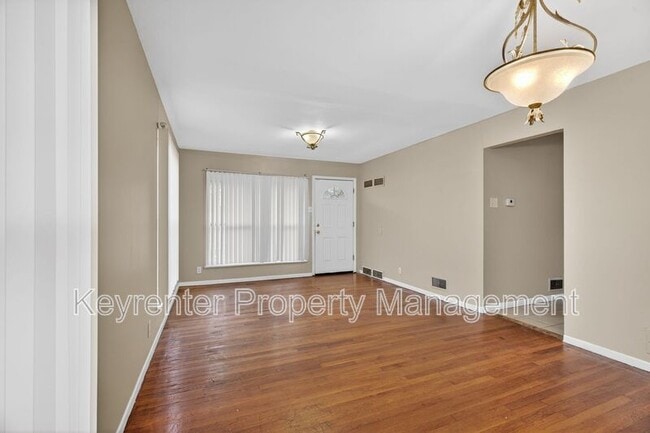 Building Photo - 10115 Saffron Dr