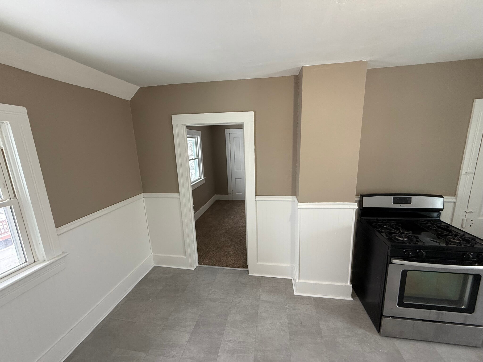 Building Photo - 121 N 8th St