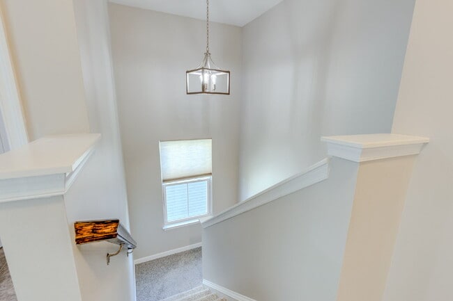 Building Photo - 2704 Orleans Dr