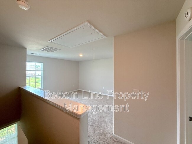 Building Photo - 445 Belcaro Dr