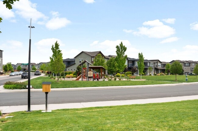 Building Photo - Spacious 5BD, 4.5BA Denver Home with Finis...