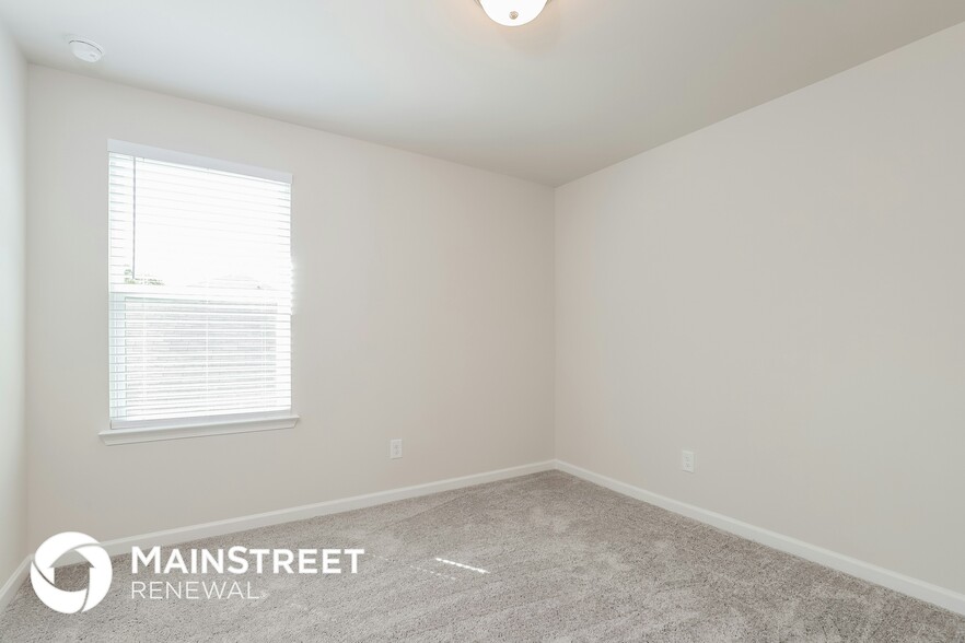 Building Photo - 5808 Hackberry Ln