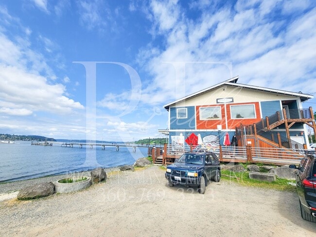 Building Photo - Fully Remodeled: 5 min Walk to Annapolis F...