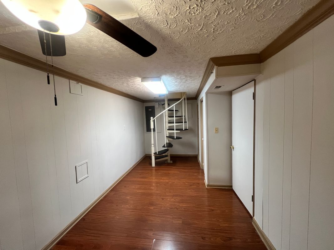 Building Photo - 516 Meadow Hall Dr