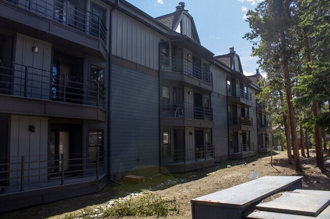 Building Photo - 2 Bedroom, 2 Bathroom Rental in Buffalo Ridge, All Utilities Included!