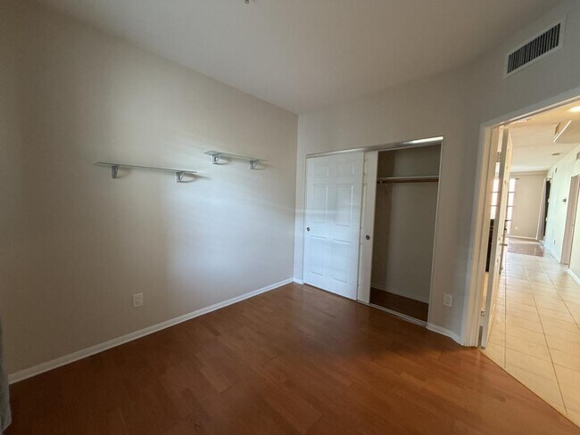 Building Photo - 350 K St