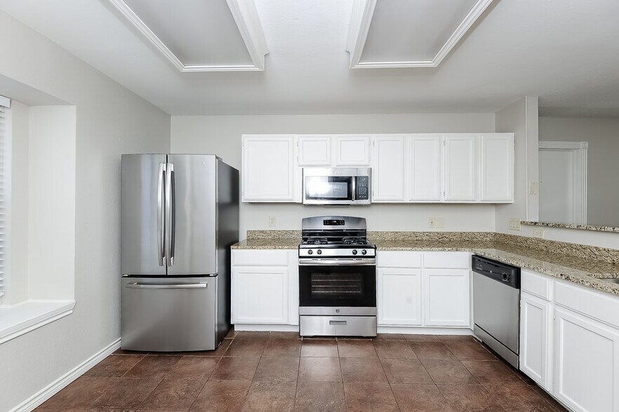 Building Photo - 720 Finley St