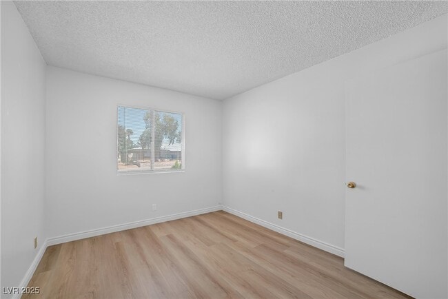Building Photo - 540 Longtree Ave