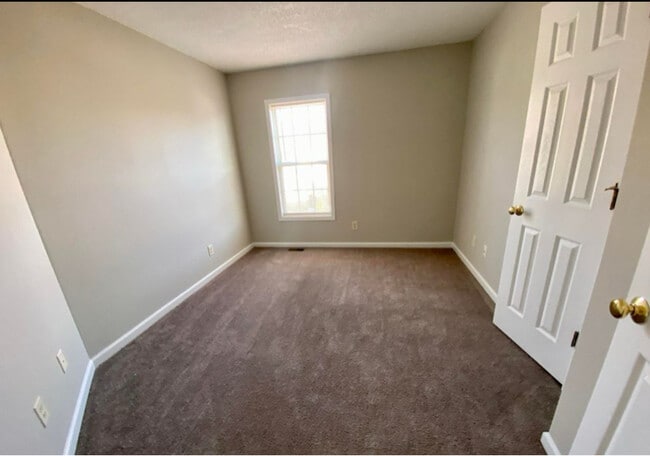 Building Photo - 4609 Honeysuckle Ln