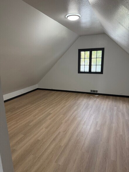 Building Photo - 16401 Hwy 99