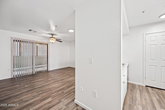 Building Photo - 3065 N 67th Ave