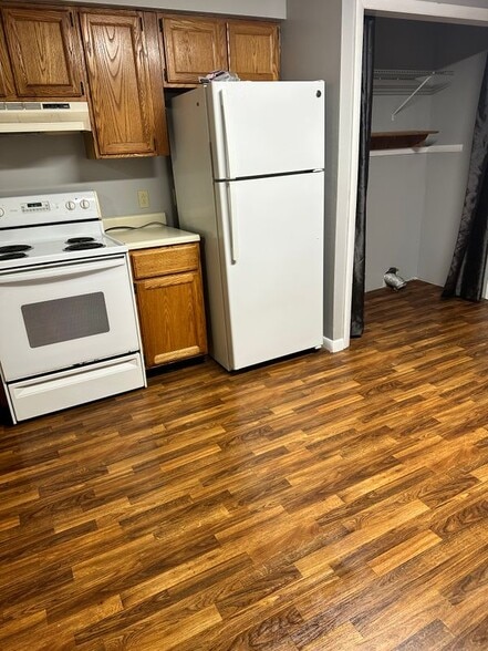 Building Photo - 5854 Hayes Rd