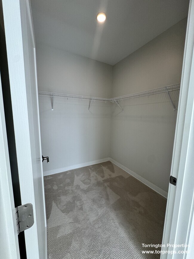 Building Photo - 289 Walk Hill St