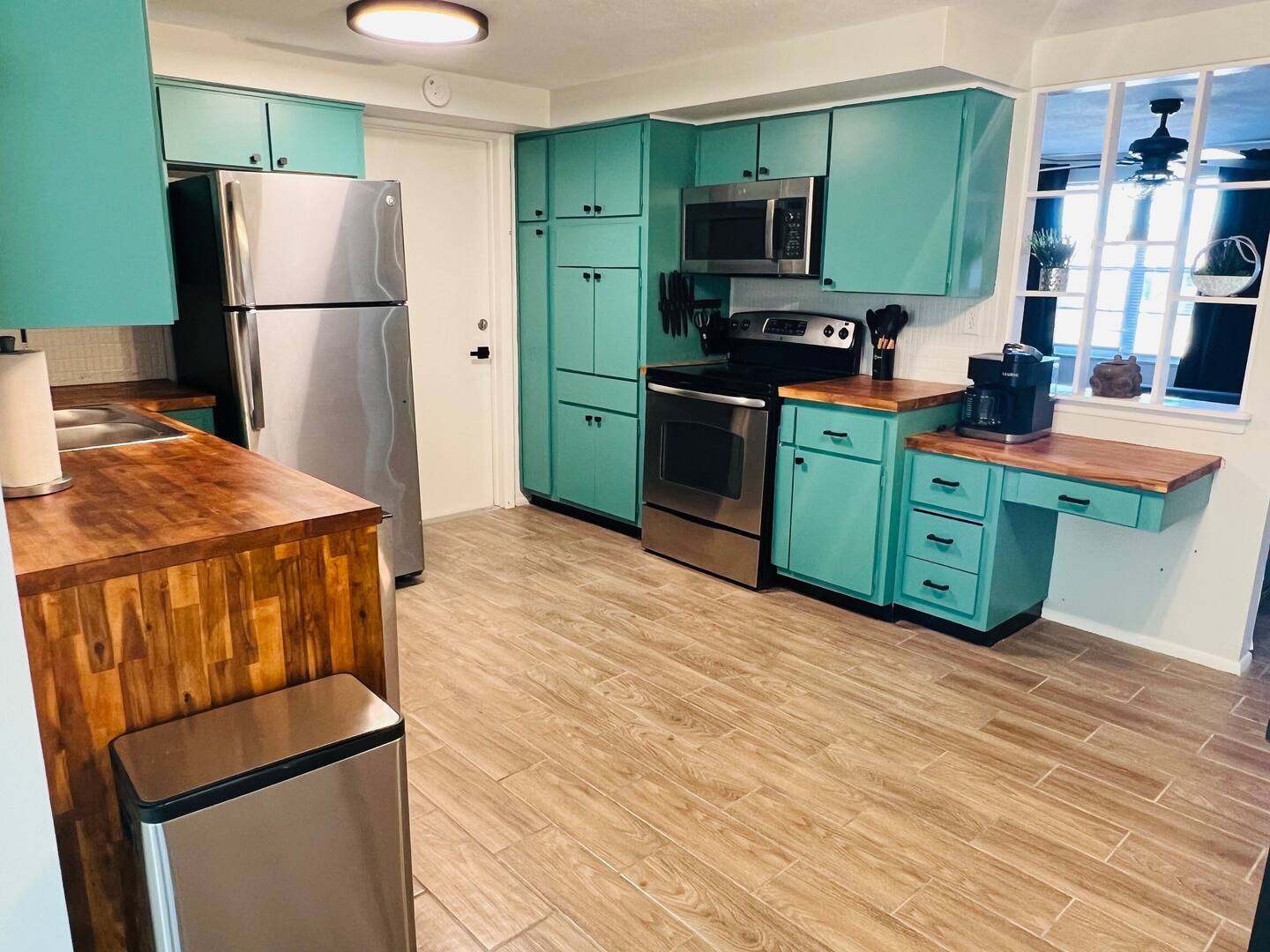 Second angle of Kitchen - 5544 Baroque Dr