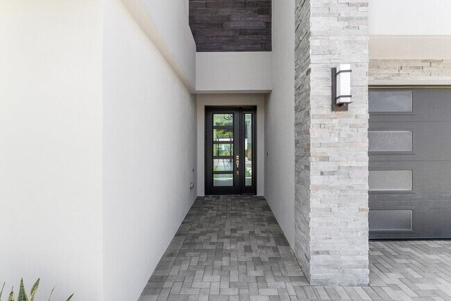 Building Photo - 8311 Essex Country Clb Dr