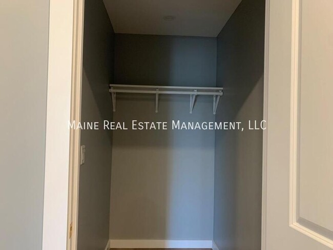 Building Photo - 599 Pine Tree Rd