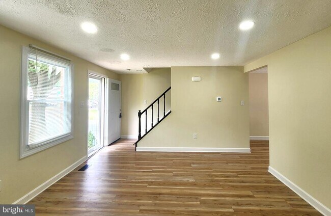 Building Photo - 13527 Duhart Rd
