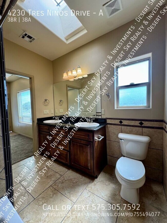 Building Photo - 4230 Tres Ninos Dr