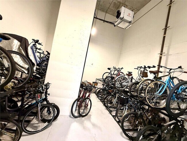 Building Photo - 301 Quay Cmn