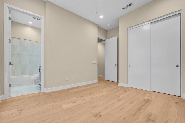 Building Photo - 1155 Poppy Ct