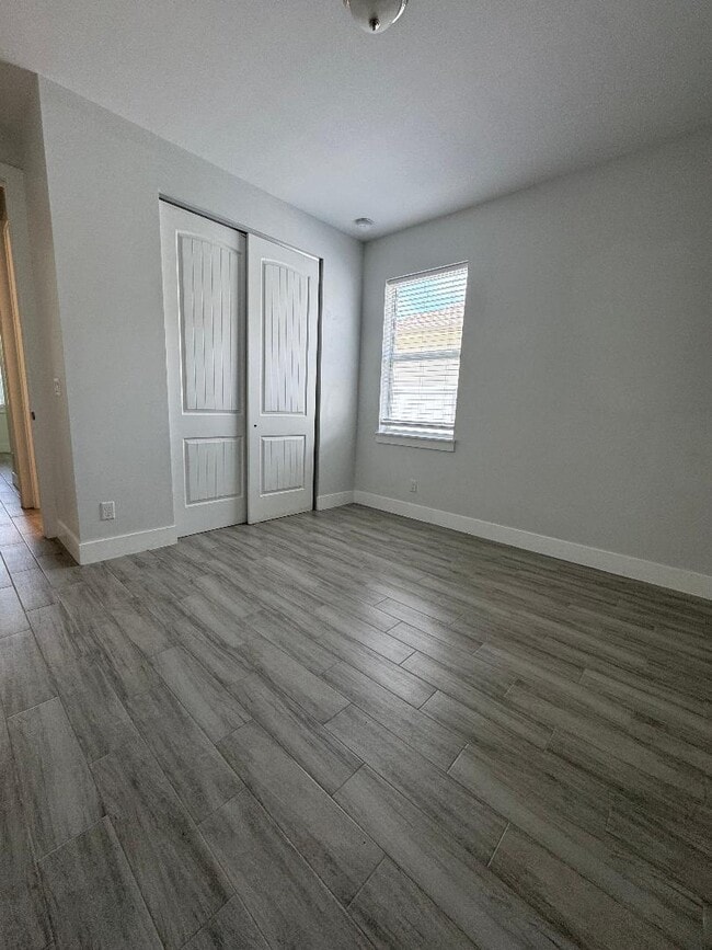 Building Photo - 1029 Mango Dr