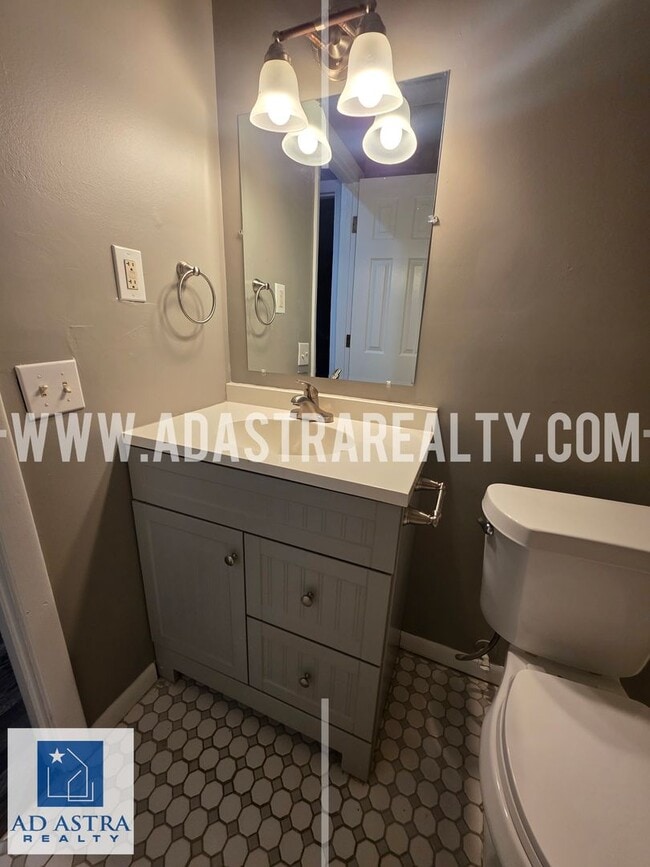 Building Photo - 208 Brookside Dr