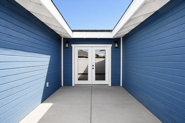 Building Photo - 4805 Charlotte Way
