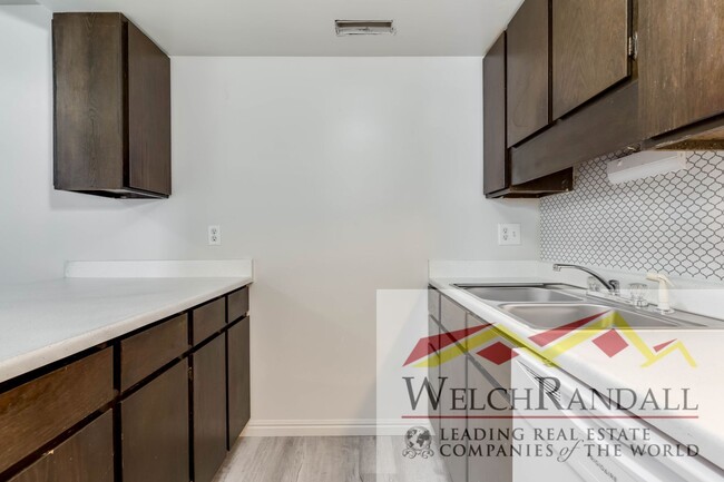 Building Photo - Charming 2 Bed 1 Bath Condo in Roy