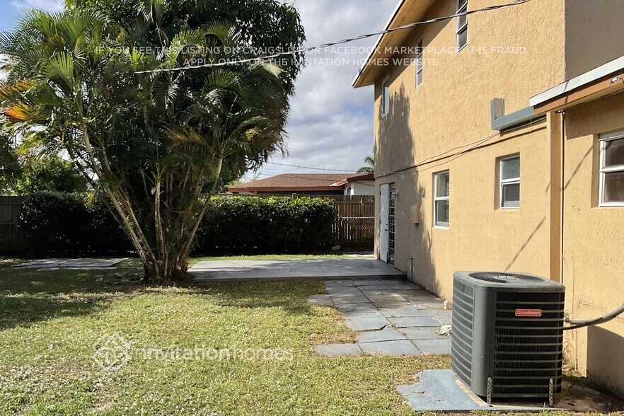 Building Photo - 5092 Marcia Pl