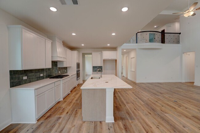 Building Photo - Must See 5 Bed 4.5 Bath in Northlake