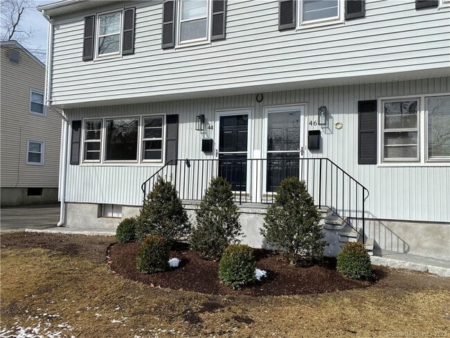 Building Photo - 44 Hillside Ave