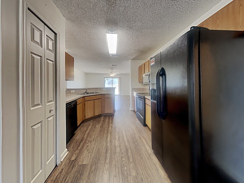 Building Photo - 624 Fallen Timbers Dr