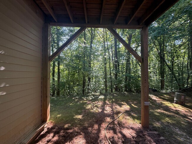 Building Photo - Spacious 3BD, 3.5BA Clayton Townhome with a Large Bonus Space Downstairs and Easy Access to Highways