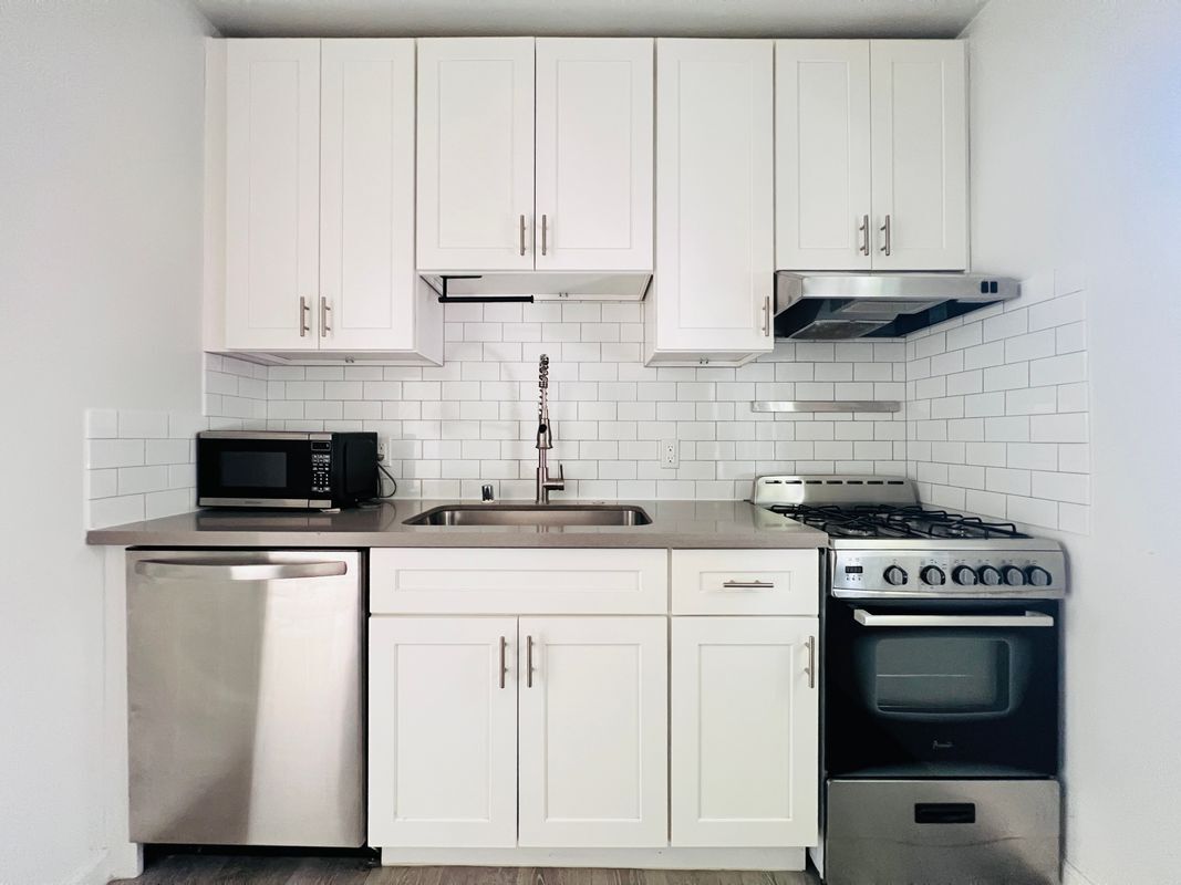 Building Photo - 5525 Harold Way