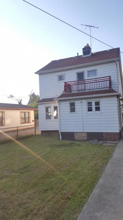 Building Photo - 12804 FARRINGDON AVE
