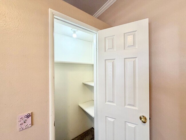 Building Photo - Wonderful 4 bedroom Single Story Murrieta Home (COMING SOON)