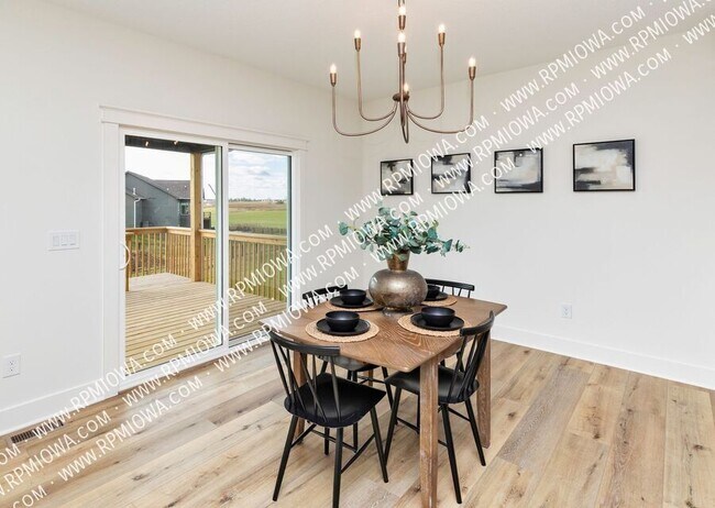 Building Photo - 440 NW Ashley Cir