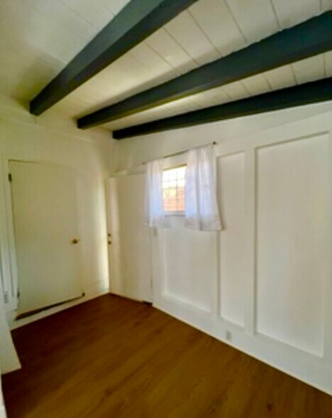 Building Photo - 6089 1/4 Cashio St