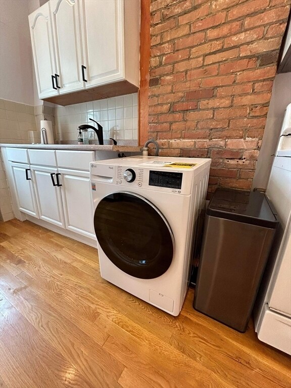 Building Photo - 4 Viking St